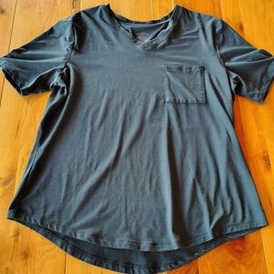 ZYIA Active Go-To Tee Charcoal Black V-Neck Pocket Tee XL